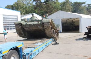 Ankunft des Panzers T-55 beim NVA Museum Rügen in Prora